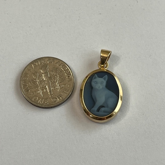 14K Yellow Gold Pet Pendant - Picture 3 of 3